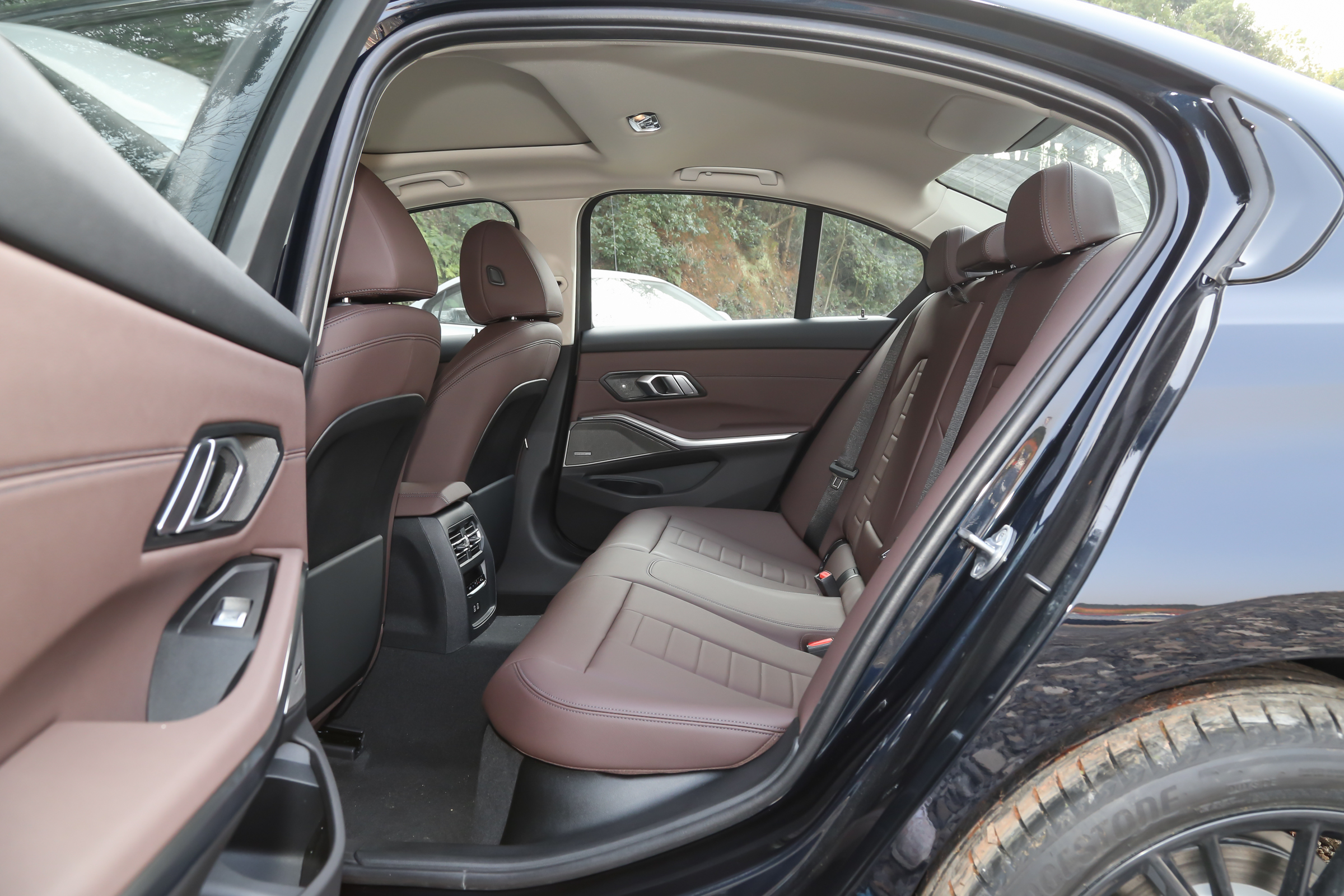 宝马330lim运动曜夜版,宝马330li曜夜驾驶感受