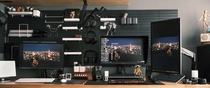 推荐一款简单精致的电脑桌 (实木电脑桌效果图大全2015款)