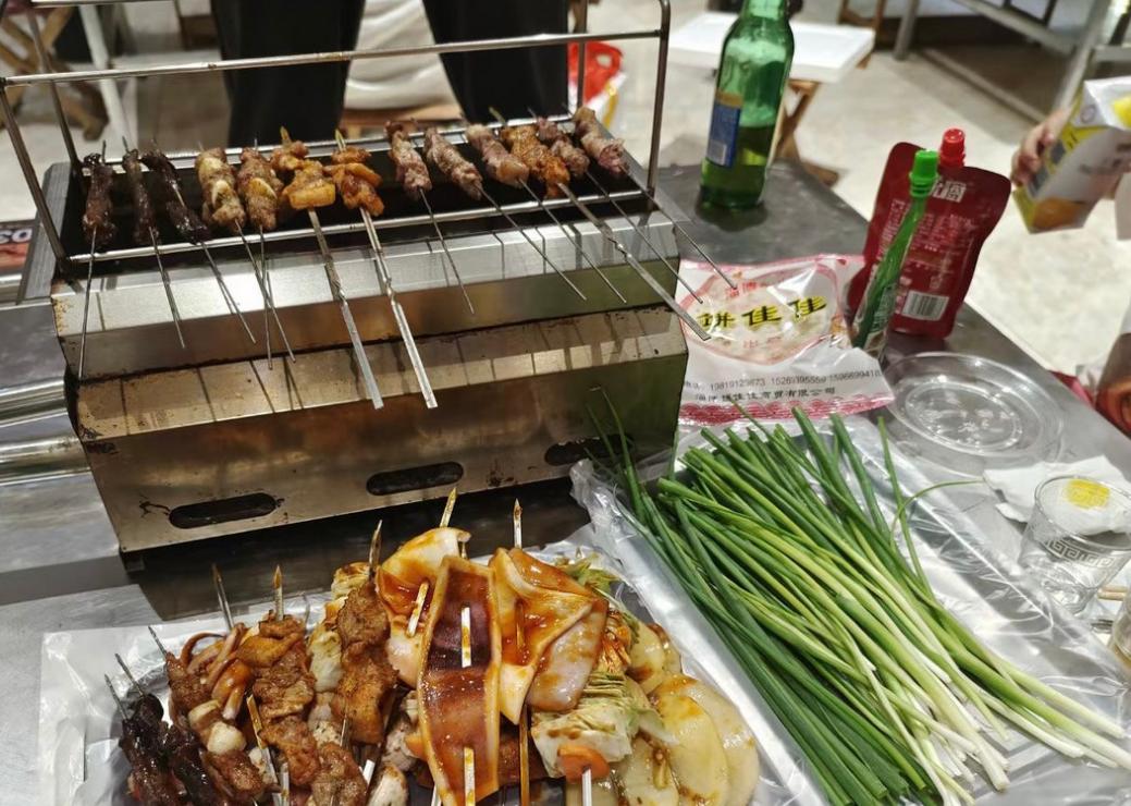 淄博烧烤开始凉了吗,淄博烧烤大量店铺转让热评