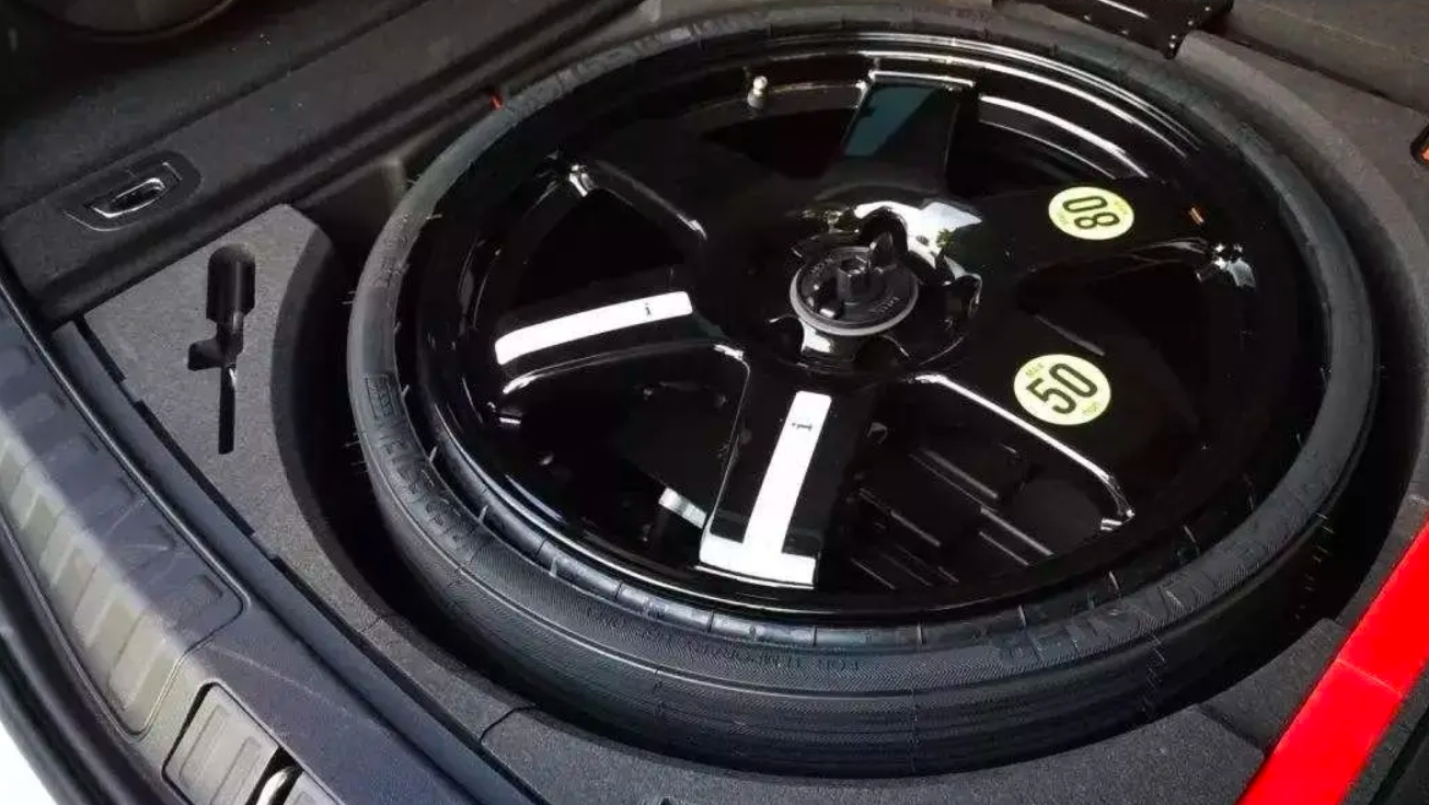 汽车轮胎被别人恶意放气怎么处理,车轮胎被人恶意扎怎么办