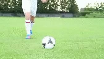 不希望把自己孩子培养成书呆子,10岁开始学足球还来得及吗