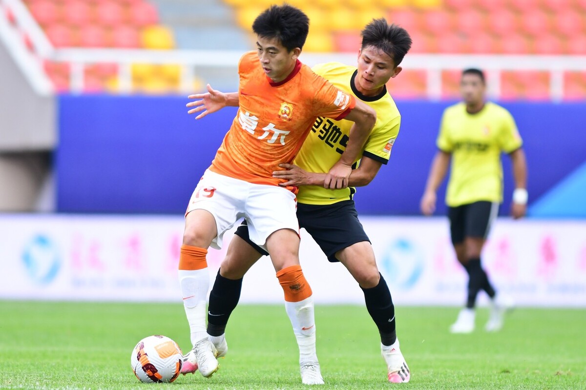 武汉三镇李金羽,李金羽去国家队还在武汉队吗