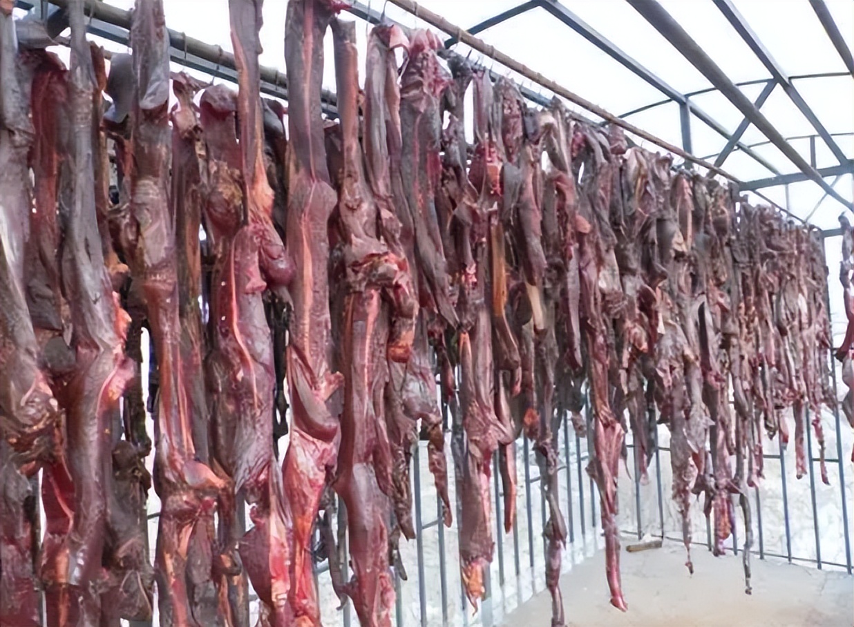 正宗的风干牦牛肉是什么样子,几十块一斤的风干牦牛肉