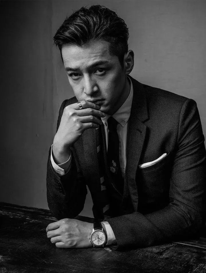 胡歌消失三个月后发的一条微博,40岁的胡歌能有多迷人