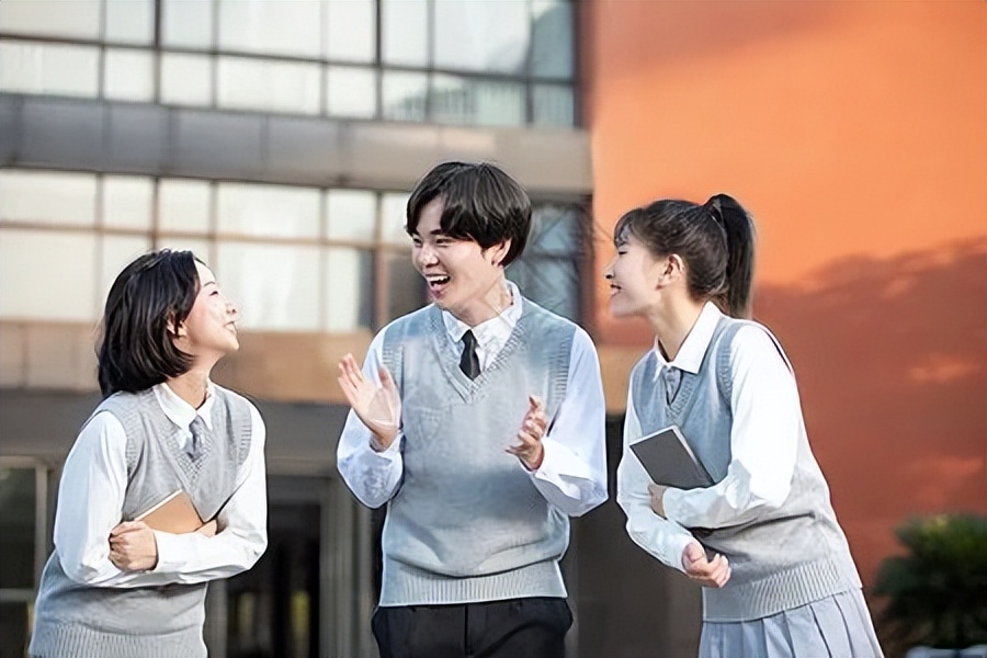 嘴笨不会说话怎么和别人交往,跟嘴笨的人如何相处