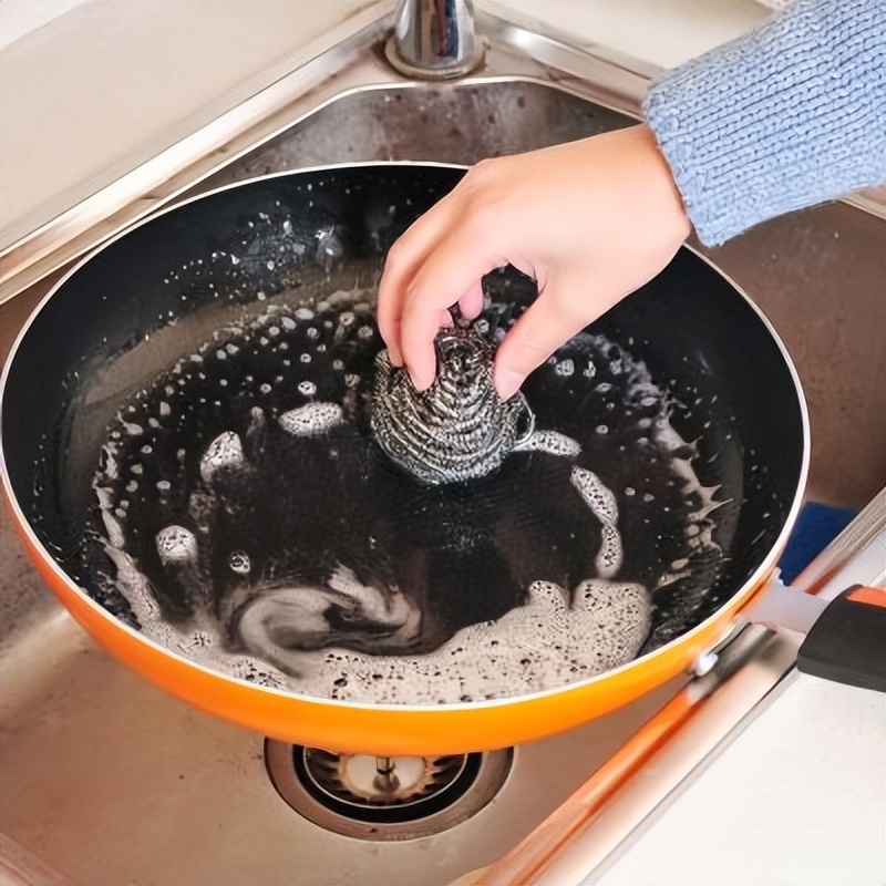 不锈钢锅用久了锅内洗不干净,不锈钢锅放久黑了