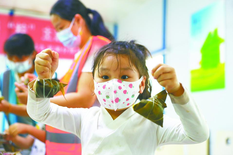 不怕七月鬼就怕端午的水,不怕五月五的水只怕七月半的鬼