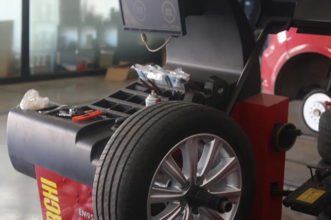 13代半皇冠底盘松散回炉重造,十三代皇冠彻底整备