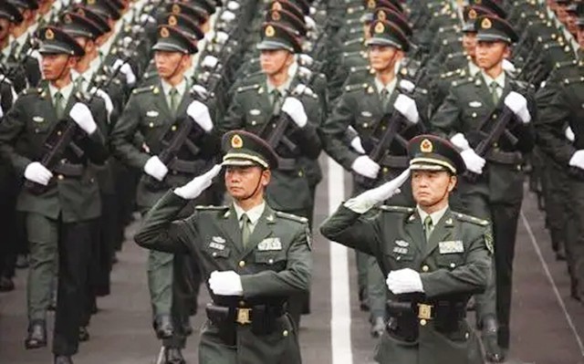 元帅大将上将中将怎么区分,元帅和上将军衔待遇一样吗