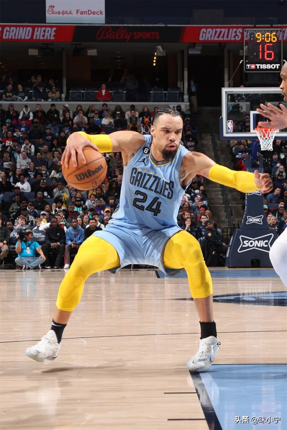 米德尔顿5年7000万续约雄鹿,雄鹿队的米德尔顿明天能不能打