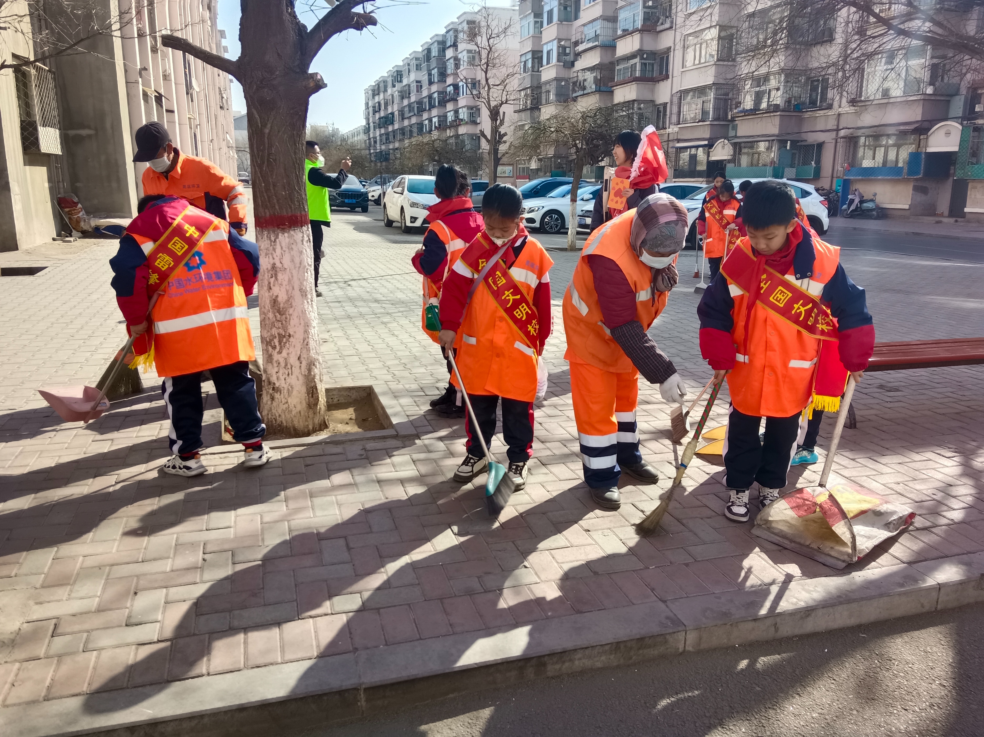 弘扬雷锋精神——包头市包钢实验二小举行学雷锋系列主题活动