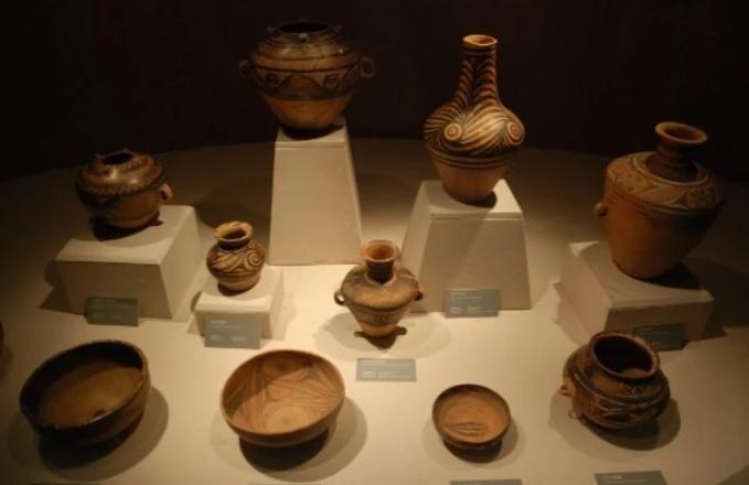 新石器时代早期的陶器大多为黑陶,新石器时代陶器最常见的是什么陶