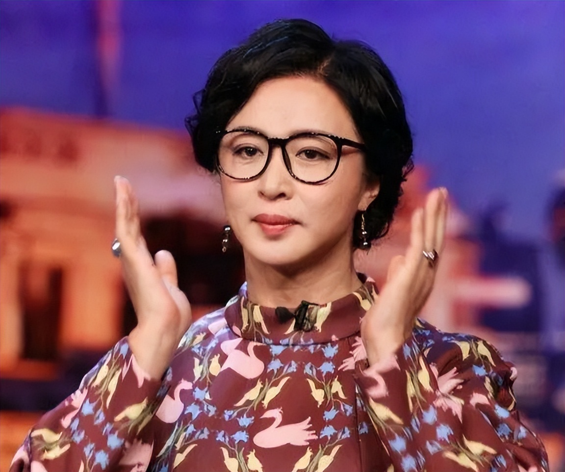 金星在韩国过安检，安检员：中国人真烦，金星怒怼：别走给我道歉