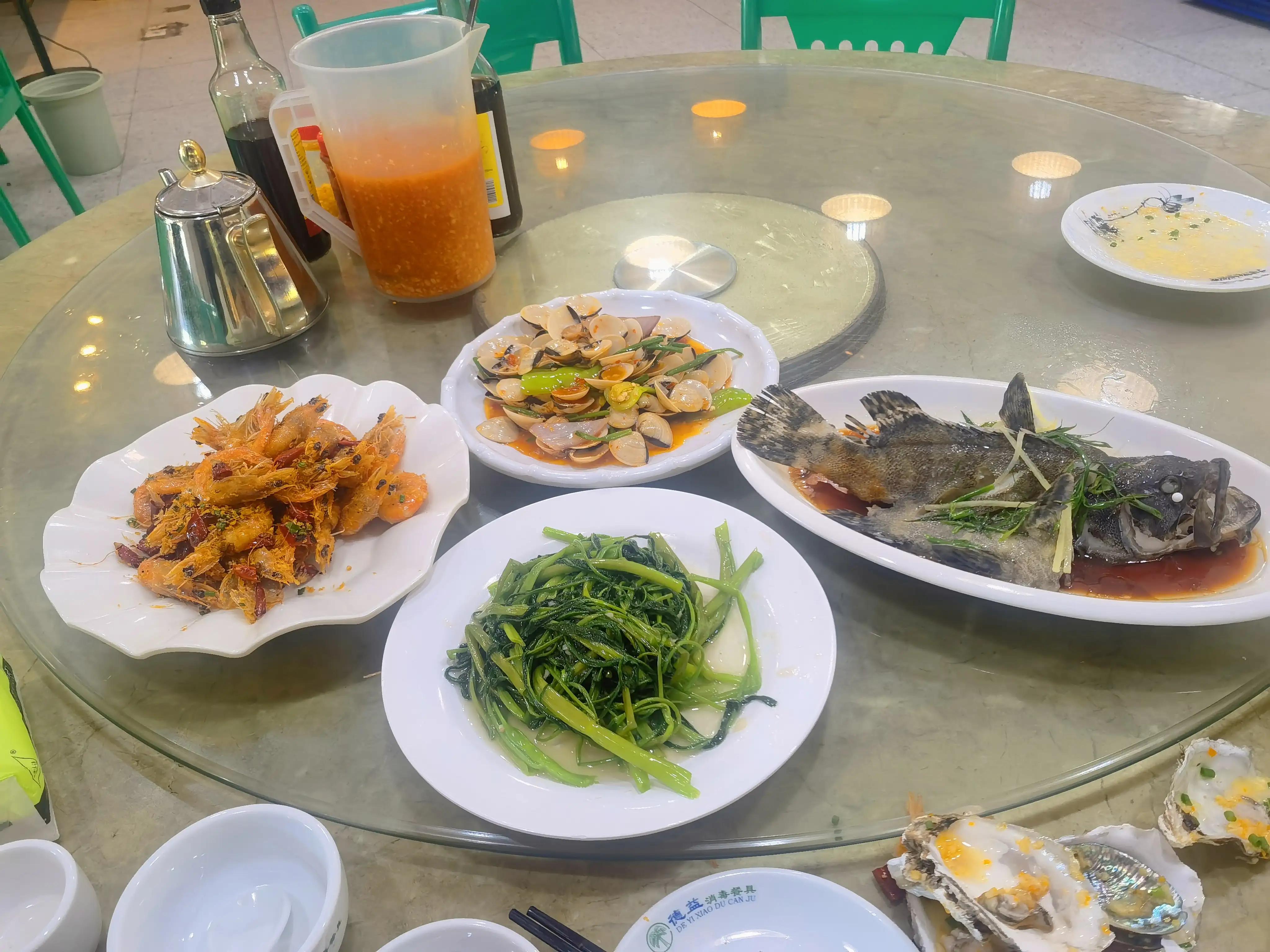 在三亚吃海鲜吃到爽能花多少,在三亚吃海鲜原声