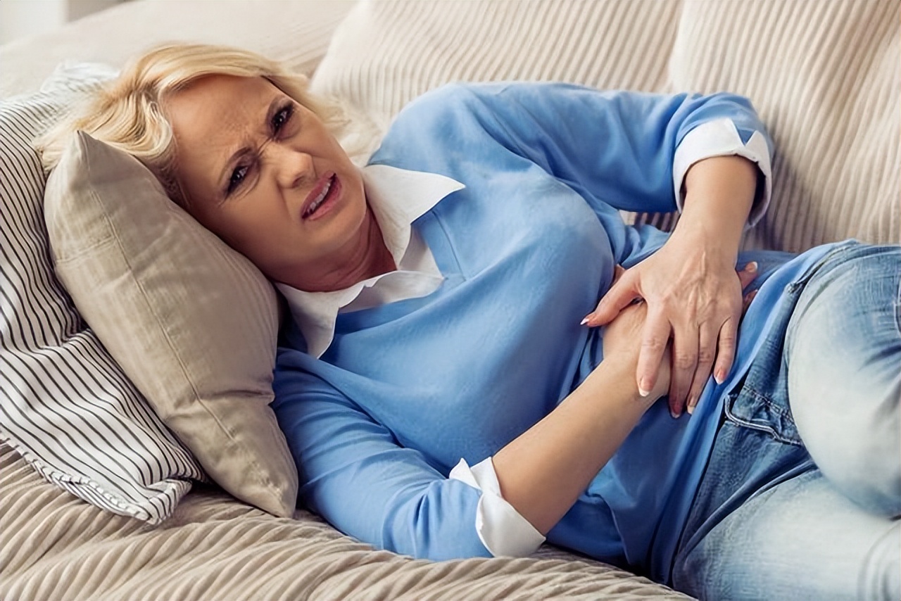 子宫内膜炎症状表现主要有哪些,宫颈炎和子宫内膜炎的症状区别