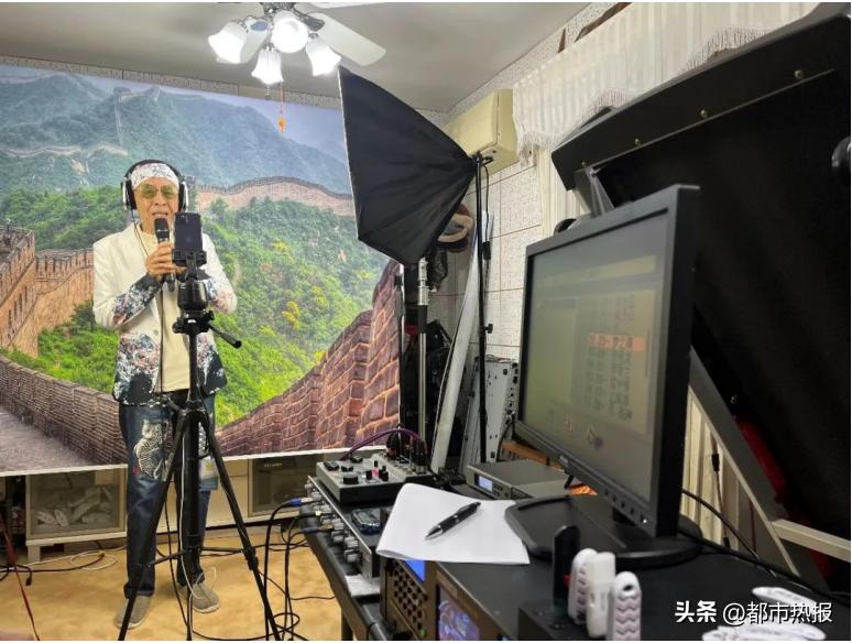 香港歌手线上直播,香港78岁歌手