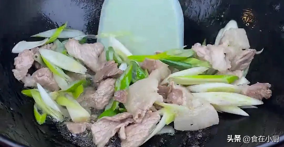 木耳直接用清水洗就可以了吗,新鲜木耳怎么清洗才能除虫卵