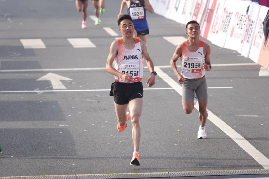 高鹏马拉松最好成绩,高鹏马拉松运动员
