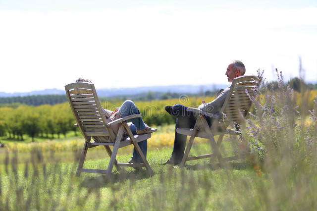 远嫁新西兰的初恋回来了,我带她去采摘樱桃,她靠在我肩上哭了