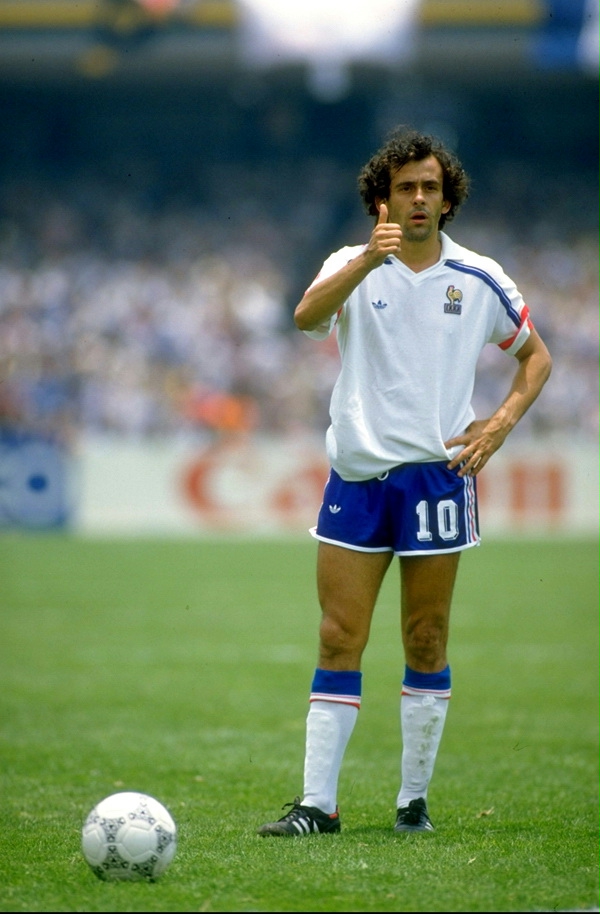 一年一巨星足球,1972年的足球巨星名单