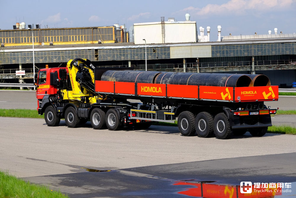 六驱军用卡车随车吊,太脱拉8x8凤凰全地形越野房车