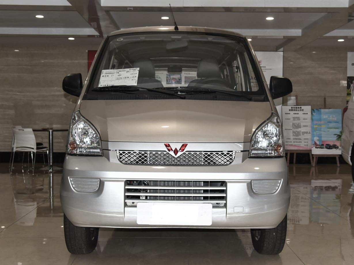 五菱荣光品牌型号是多少,五菱荣光算什么车型