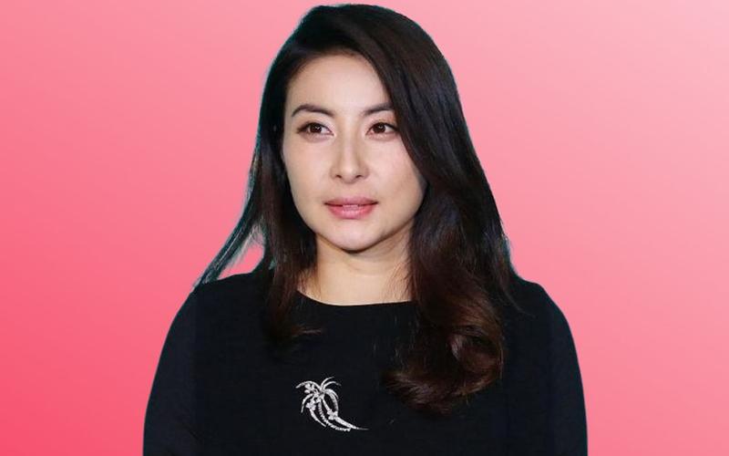 郭晶晶下嫁霍家后为何如此低调,下嫁霍启刚的郭晶晶曝光家庭地位