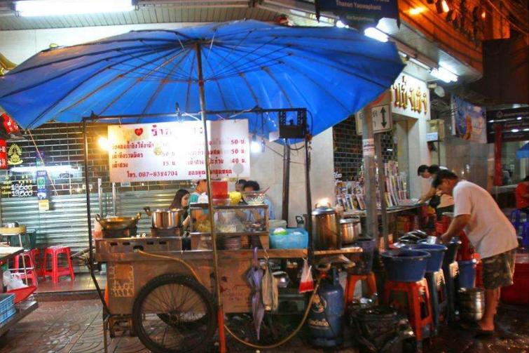 越来越多的外国人来中国后的改变,为什么来到中国的外国人越来越多