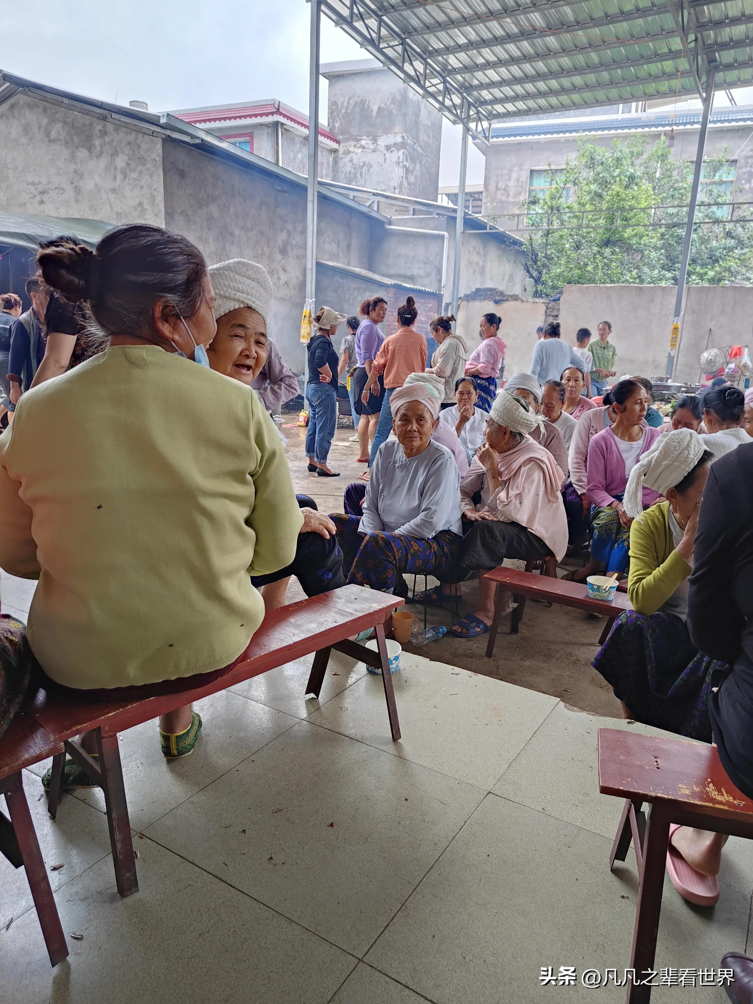 凡凡看世界申亮亮,凡凡看世界路人视角