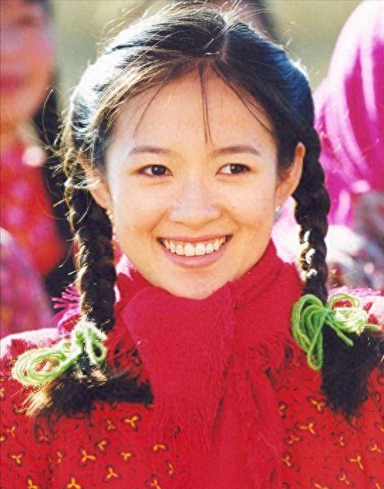 干瘪黑瘦，一口假牙，这就能演“村花”？观众表示越看越觉得假