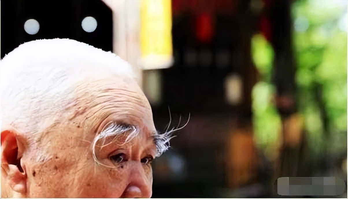 眉毛一根长能抵万担粮是什么意思,眉毛一长一短讲究