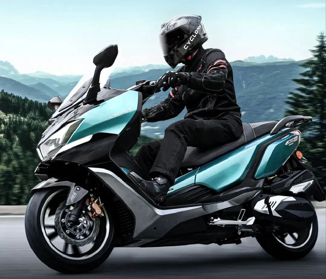 250-300cc踏板哪款尺寸最小,250cc以下性能最好的踏板