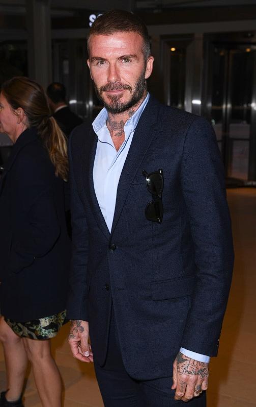 为什么明星脸上就没有胡子啊,为什么明星的脸上一点胡子也没有