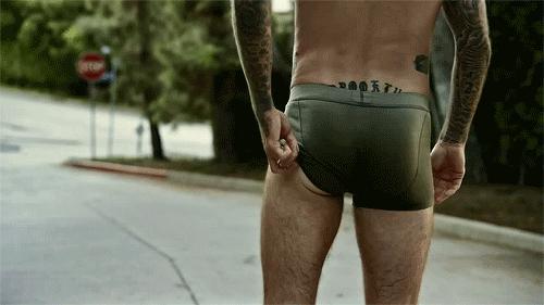 把*裤内**穿出49个洞的男人，到底有多猛？