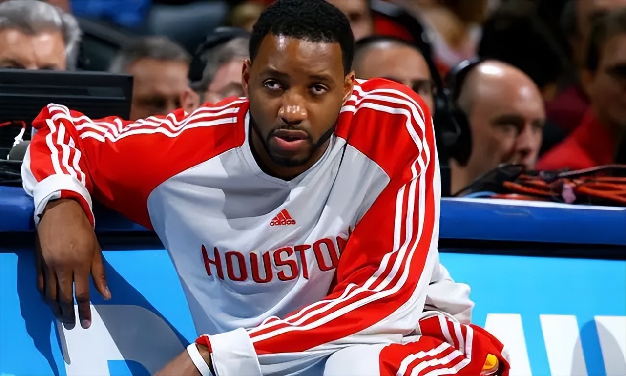 被耐克看不起的六位NBA巨星，库里上榜，姚明的回应太霸气了