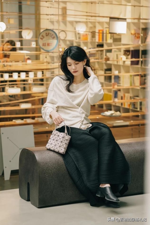 三宅一生流苏裙秋冬搭配,三宅一生蓝色半截裙