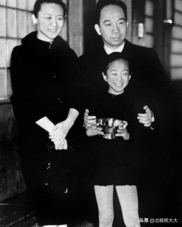 高龄富婆王薇薇为小男友抛弃丈夫,王薇薇老年照片