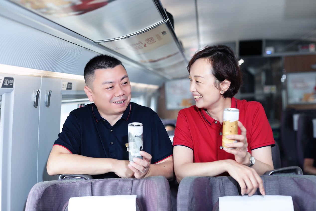 美宝冠名列车启程，MEBO再生源黑芝麻乳陪伴你“健康速达”