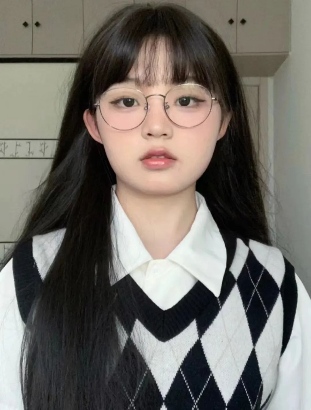 塌鼻子正脸好看,塌鼻子该如何变美啊