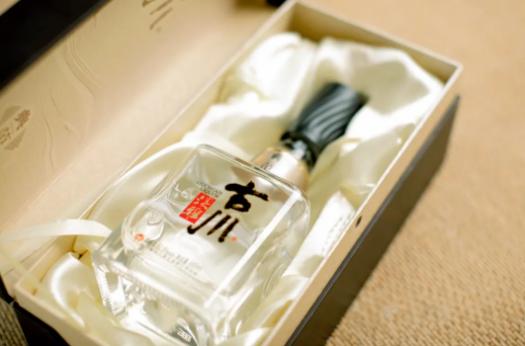 这瓶“小金花”,如何在江苏市场过亿?