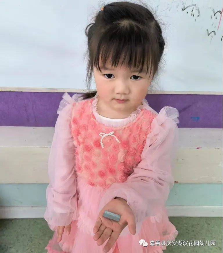 小手的探秘之旅|嘉善县庆安湖滨花园幼儿园小班组课程故事