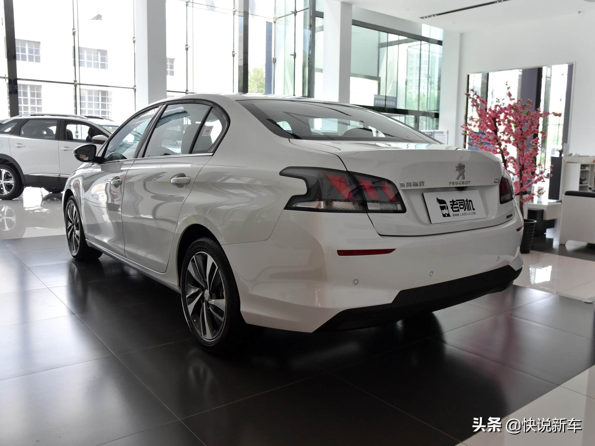 综合油耗5.8l,综合油耗5l百公里