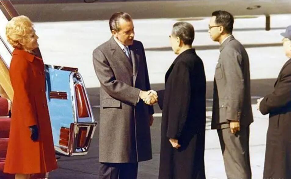 尼克松访华要直播，怕中国租不起卫星要承担费用，周恩来严词拒绝