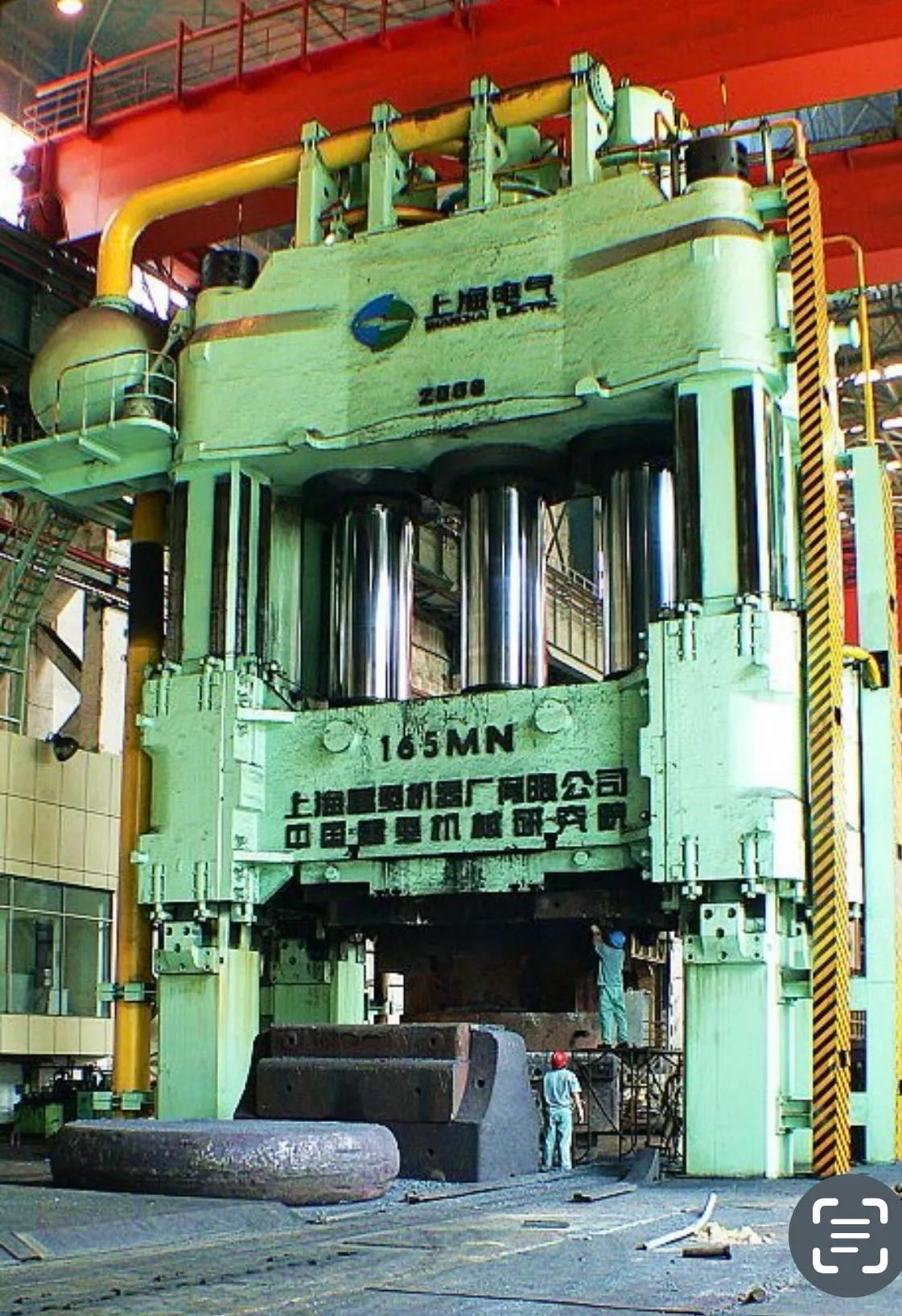 中国目前有几台万吨水压机,大国工匠水压机