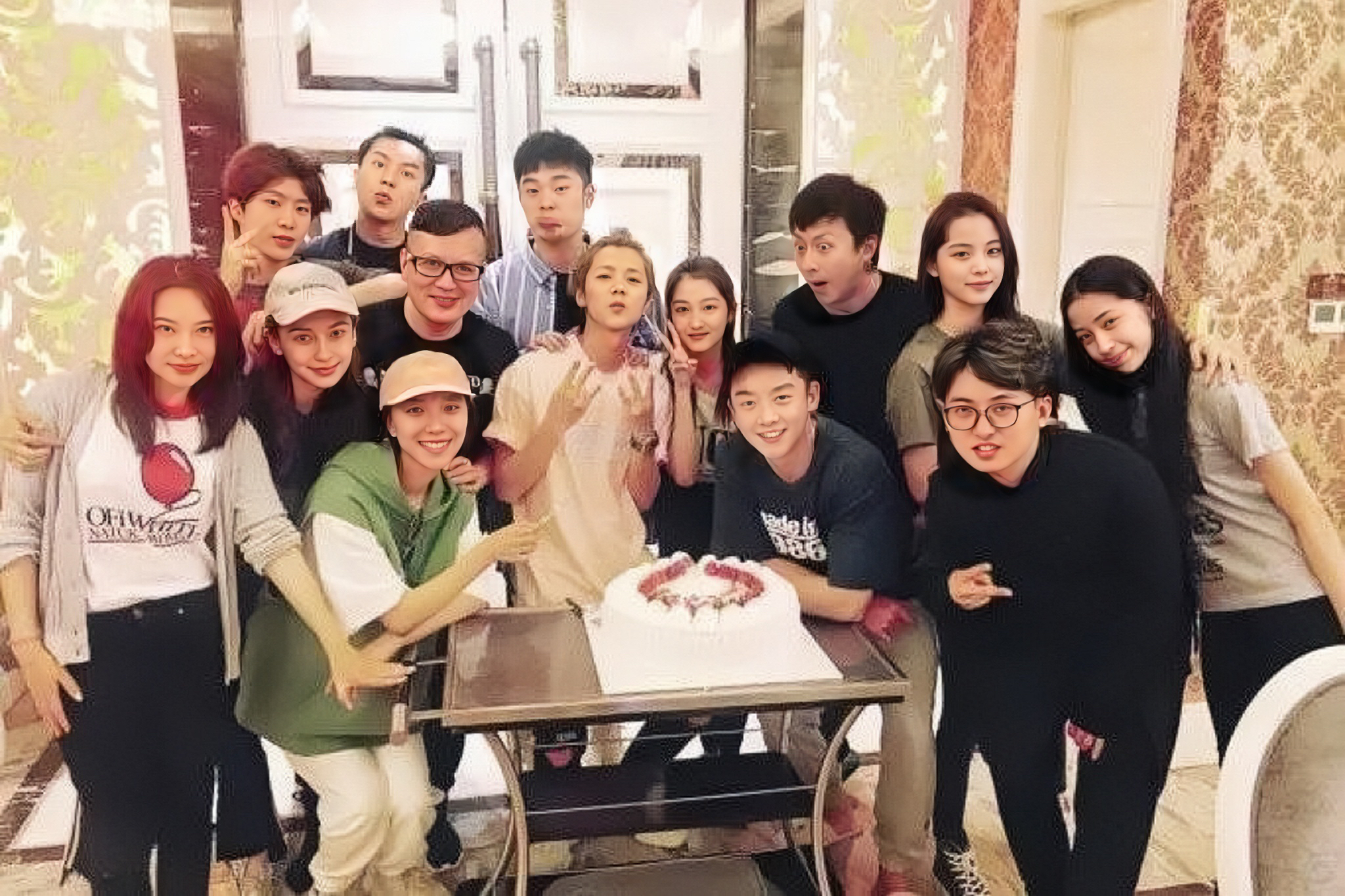 鹿晗过生日最幸福的一次,鹿晗30岁生日娱乐圈祝福