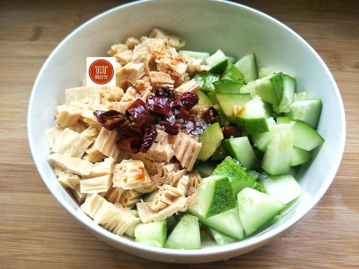 在家必学的一道小凉菜全家都爱吃,助消化凉菜