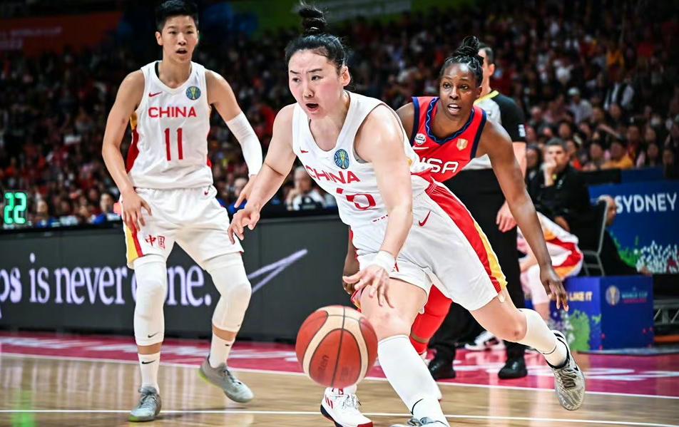 世界杯亚军，她们拼到最后1秒！没有遗憾，向中国女篮姑娘们致敬