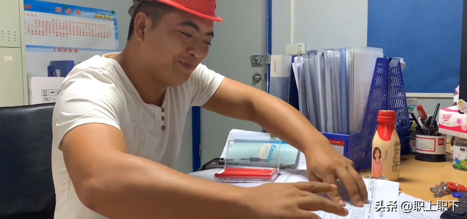 女普工工资7000以上的工厂招工,月入6万女建筑工