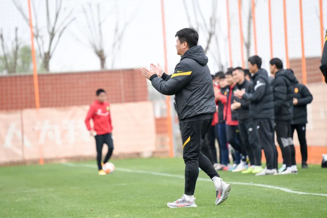 季前备战|阴雨消散，武汉队继续热身赛节奏