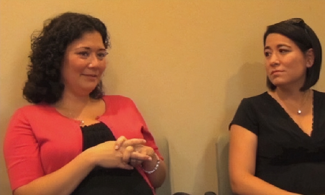 美国一夫妻诞下双胞胎,美国姐妹俩生下双胞胎